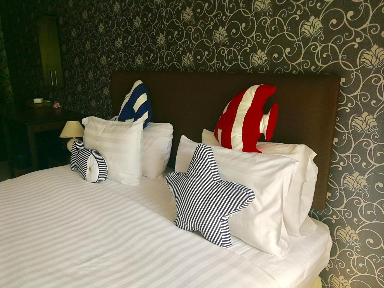 Only Blue Hotel Patong Екстериор снимка